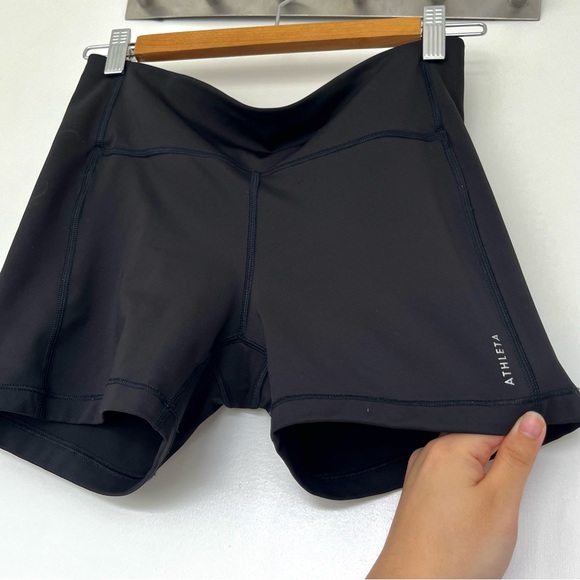 💙 Athleta Ultimate Run Shortie Bike Shorts - Black, Size M - Picture 8 of 9